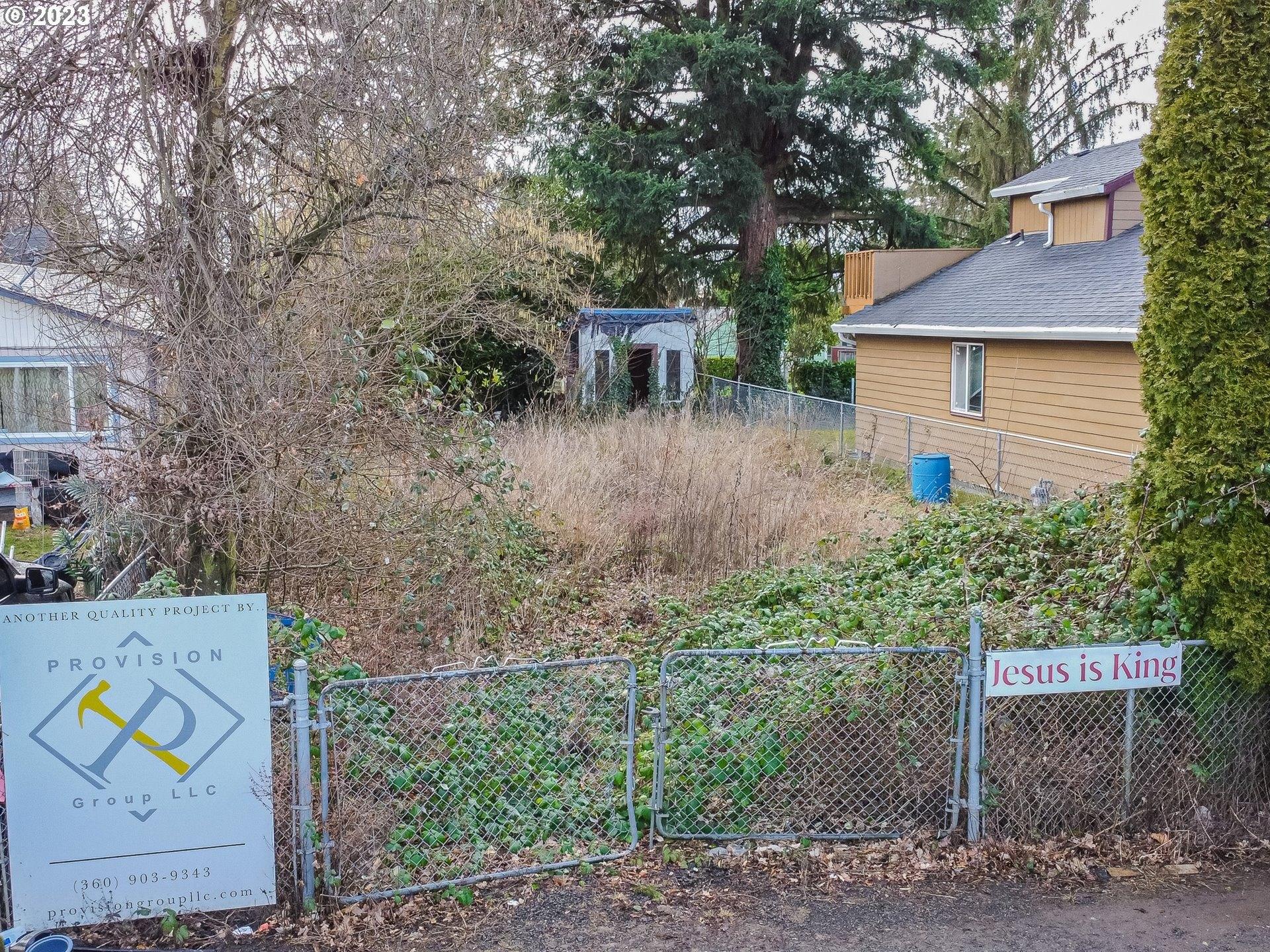 Se Clay St, Portland, OR 97216