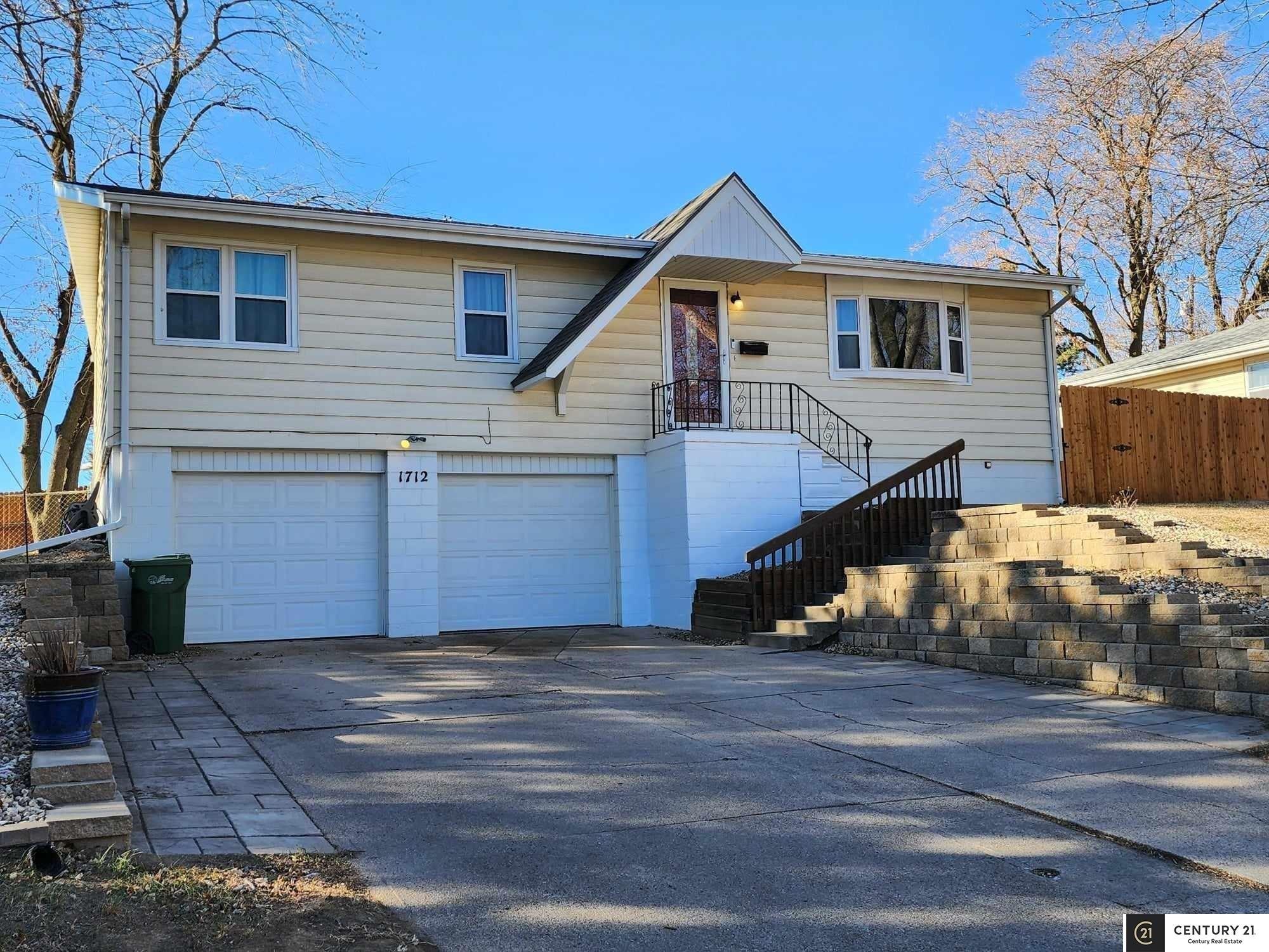 Pelton Ave, Bellevue, NE 68005