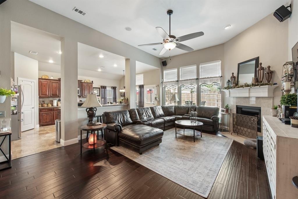 Fairweather St, Desoto, TX 75115