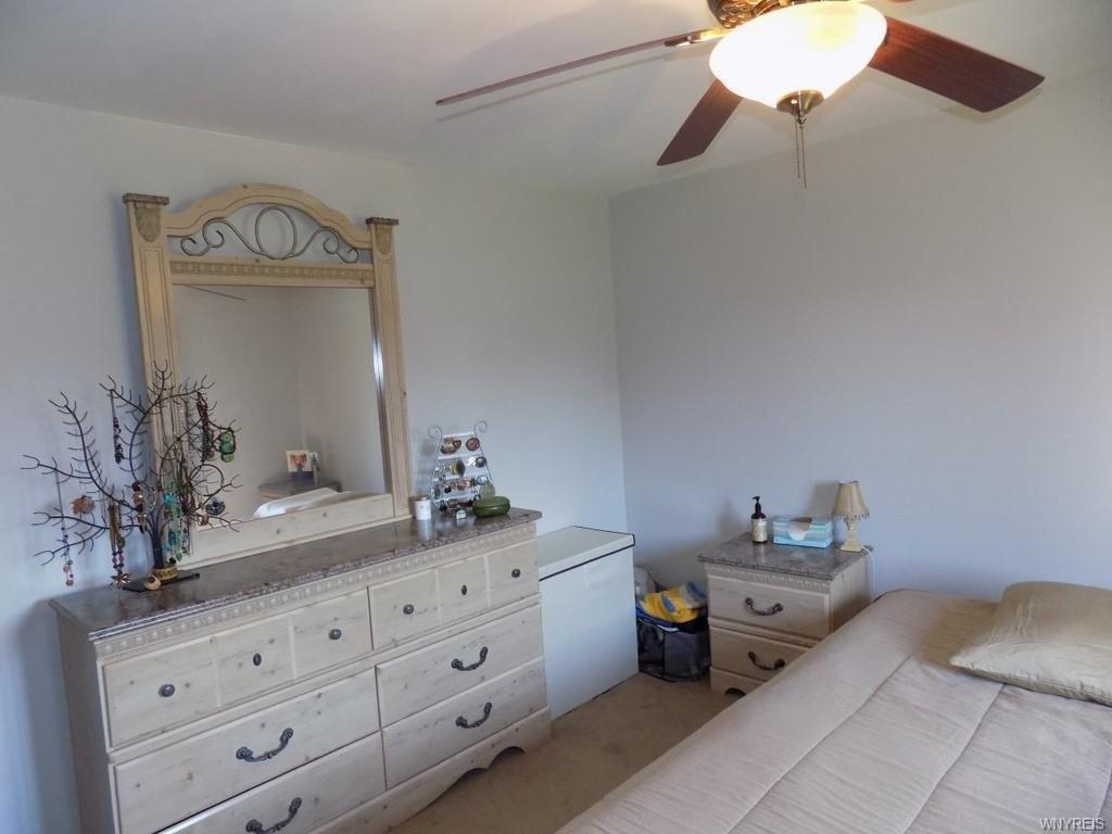 Ceil Dr, Buffalo, NY 14227