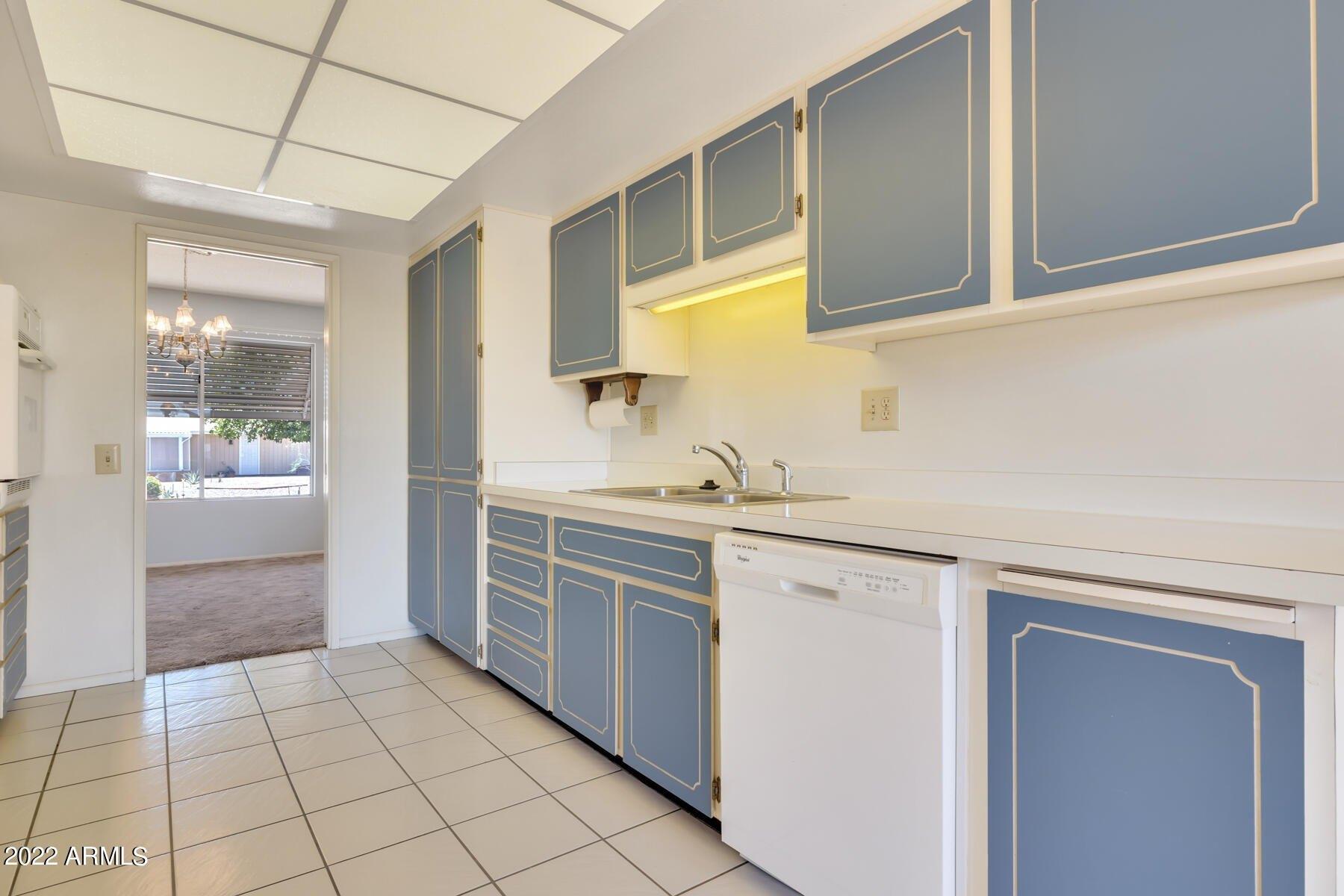 W Rolling Hills Dr, Sun City, AZ 85351