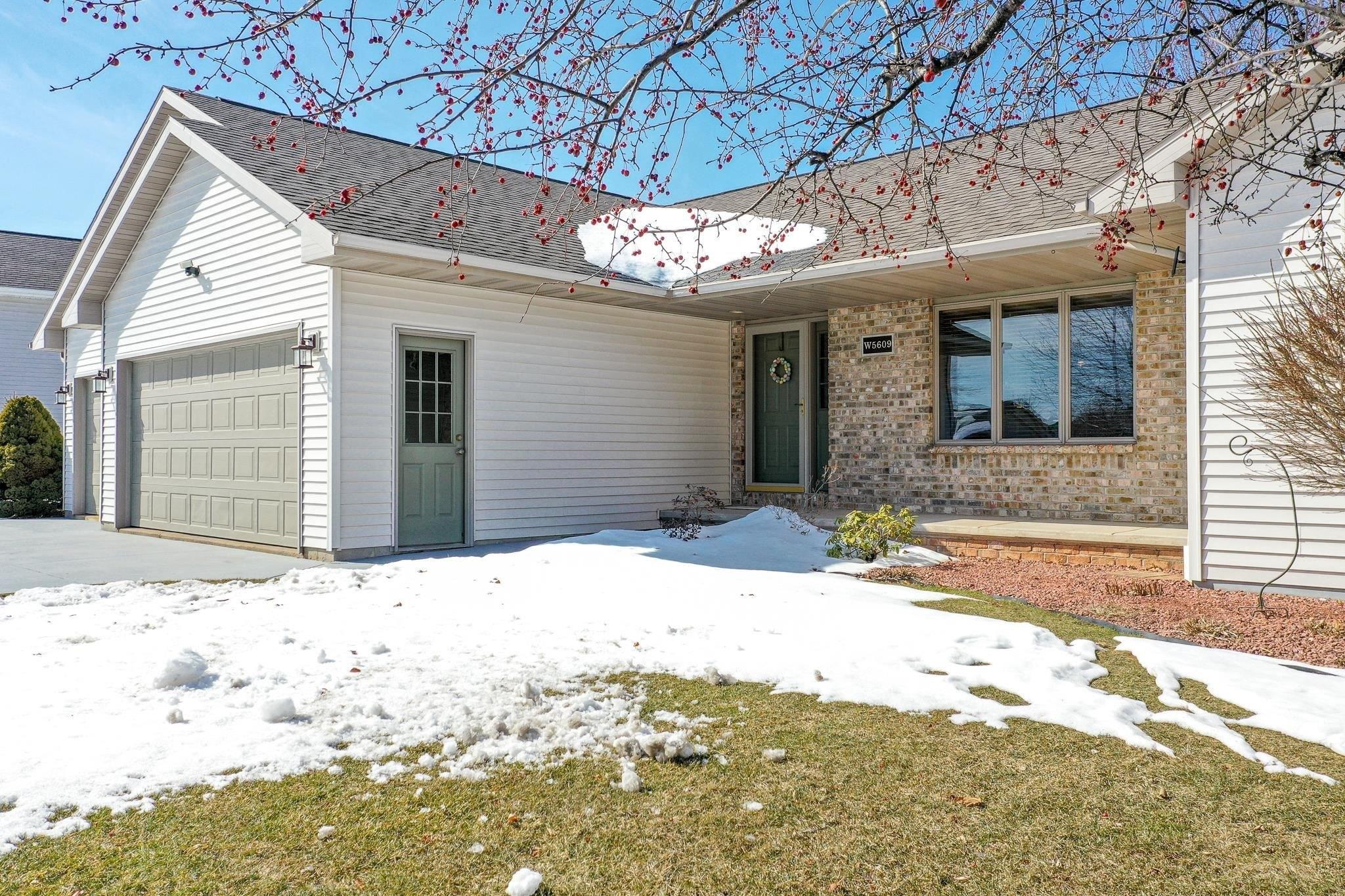 Jochmann Dr, Appleton, WI 54915