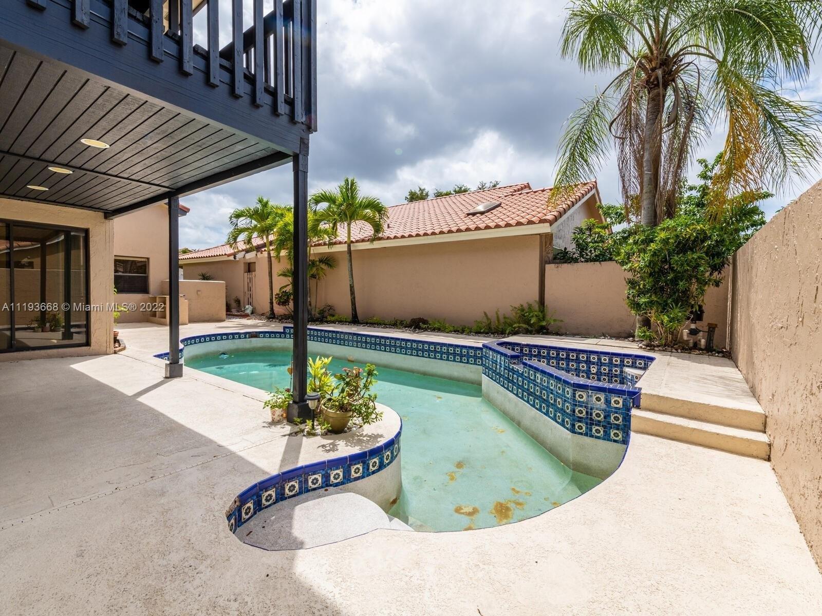 Nw 61st Pl, Hialeah, FL 33015