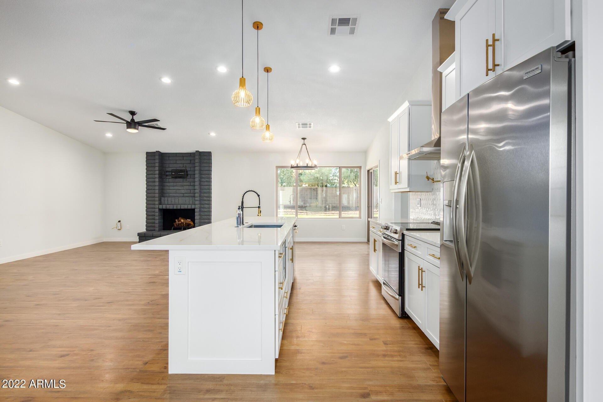 E Aire Libre Ave, Phoenix, AZ 85032