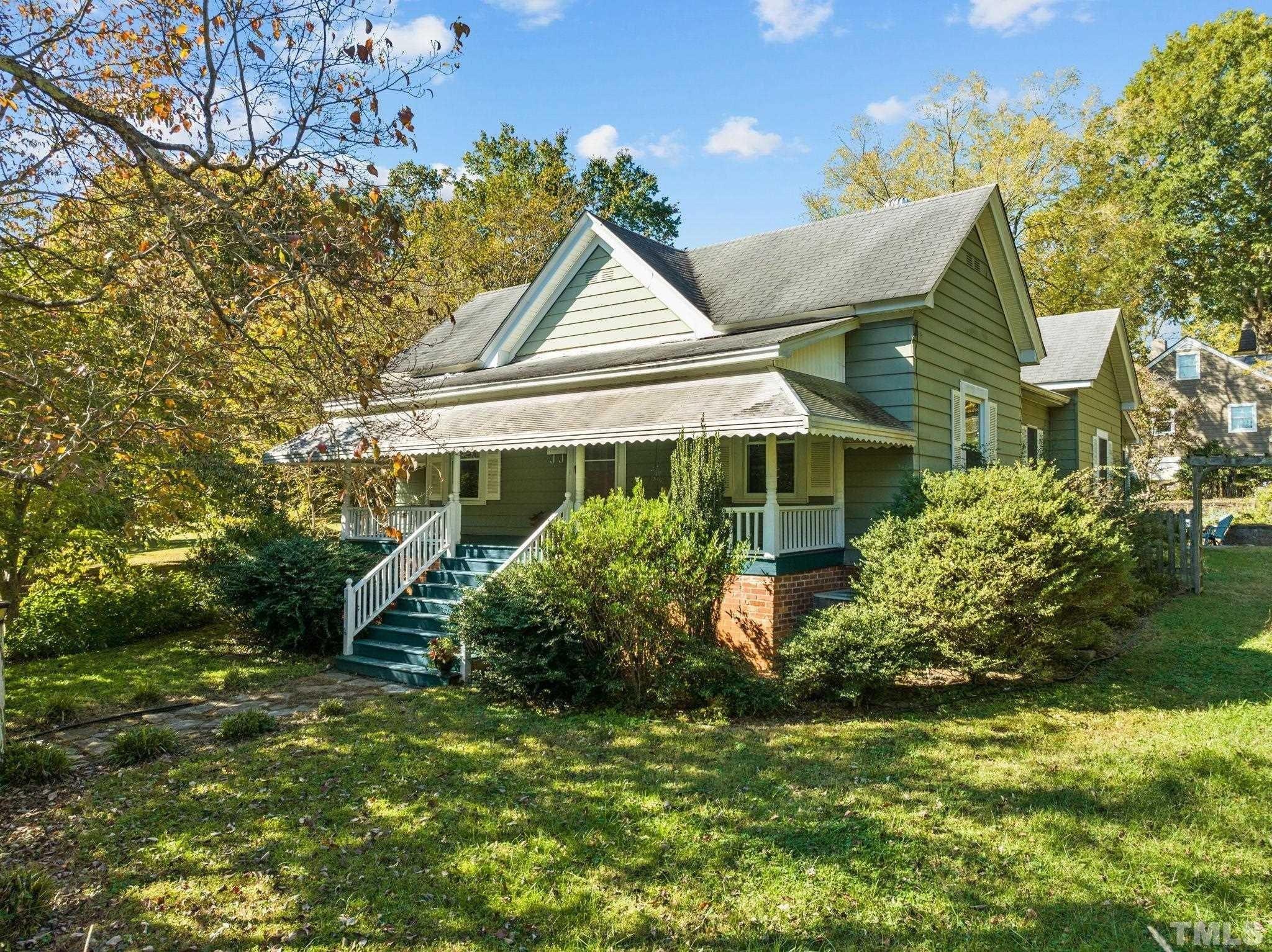 S Occoneechee St, Hillsborough, NC 27278