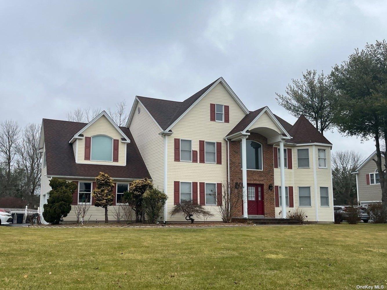 Pal Ct, Shoreham, NY 11786