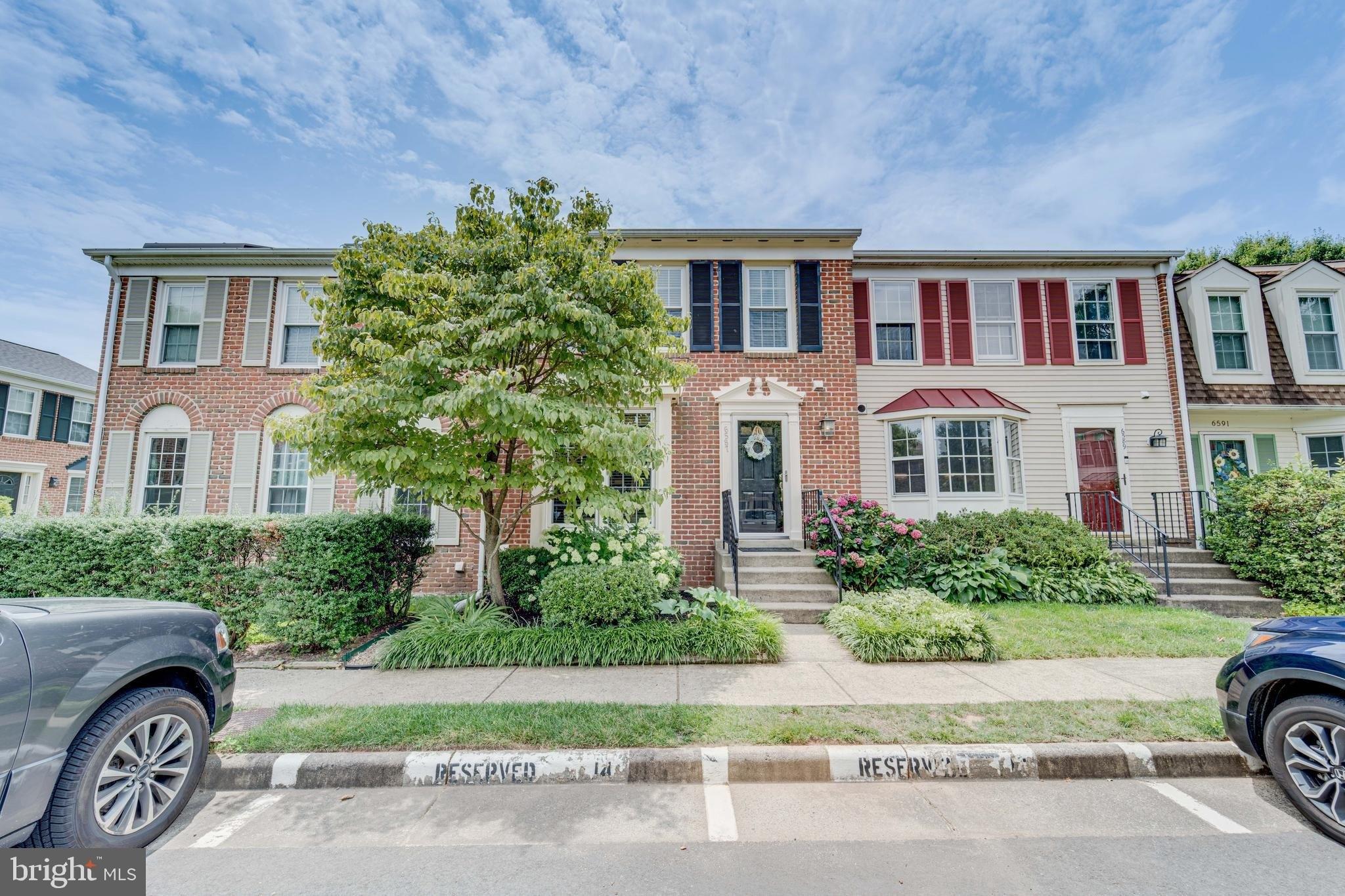 Bermuda Green Ct, Alexandria, VA 22312