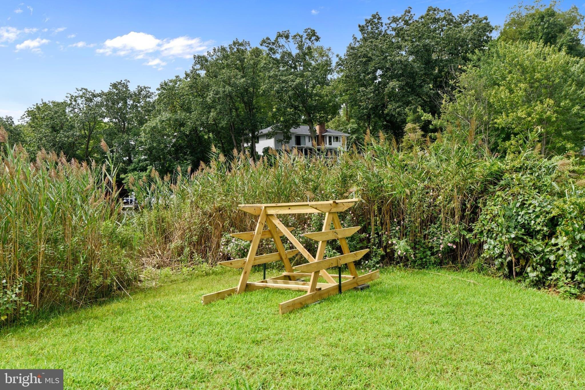 Edgewater Dr, Edgewater, MD 21037