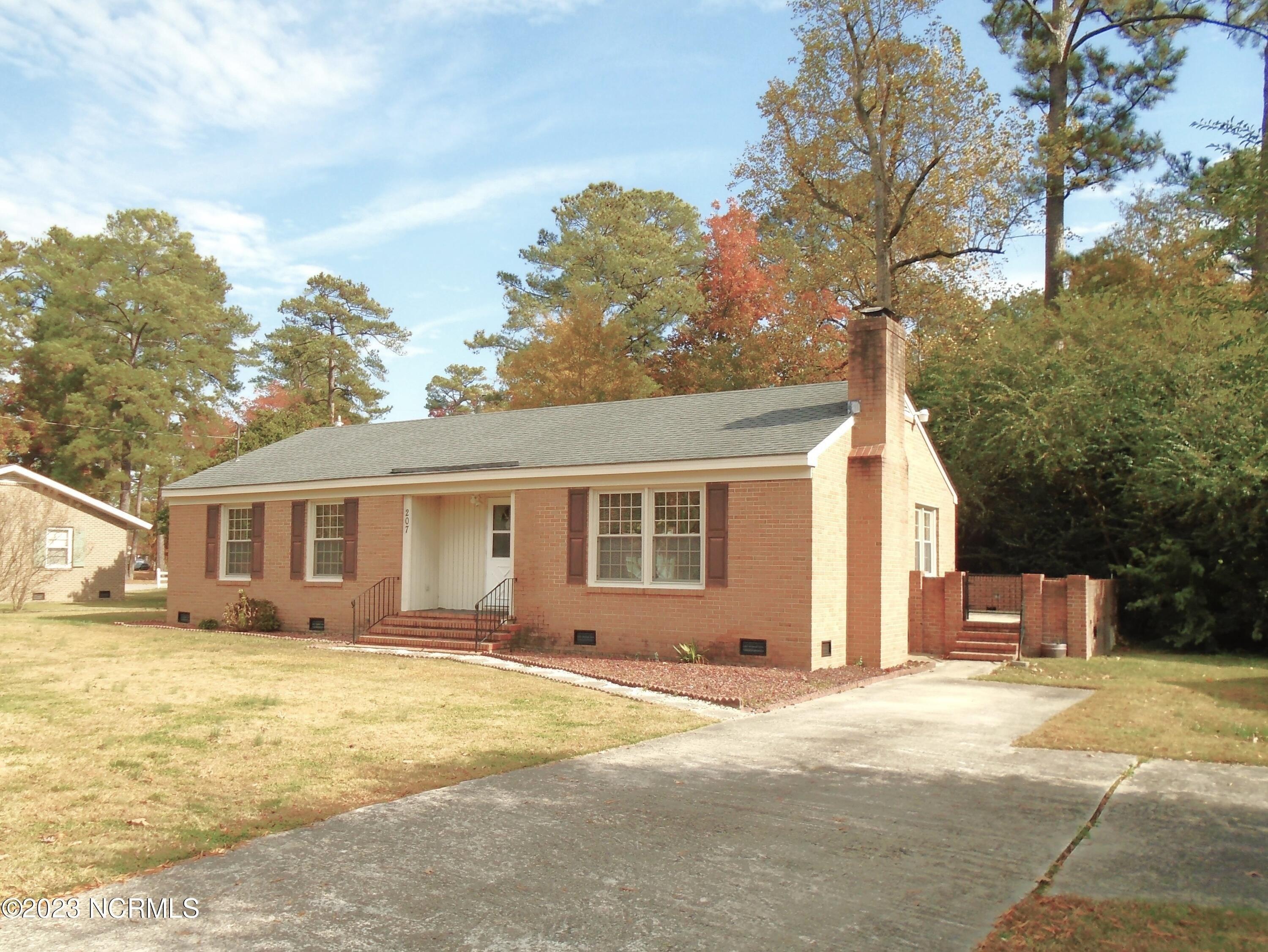S Englewood Dr, Rocky Mount, NC 27804