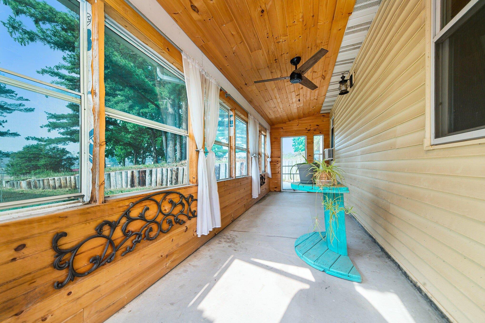 S Wilson St, Vicksburg, MI 49097