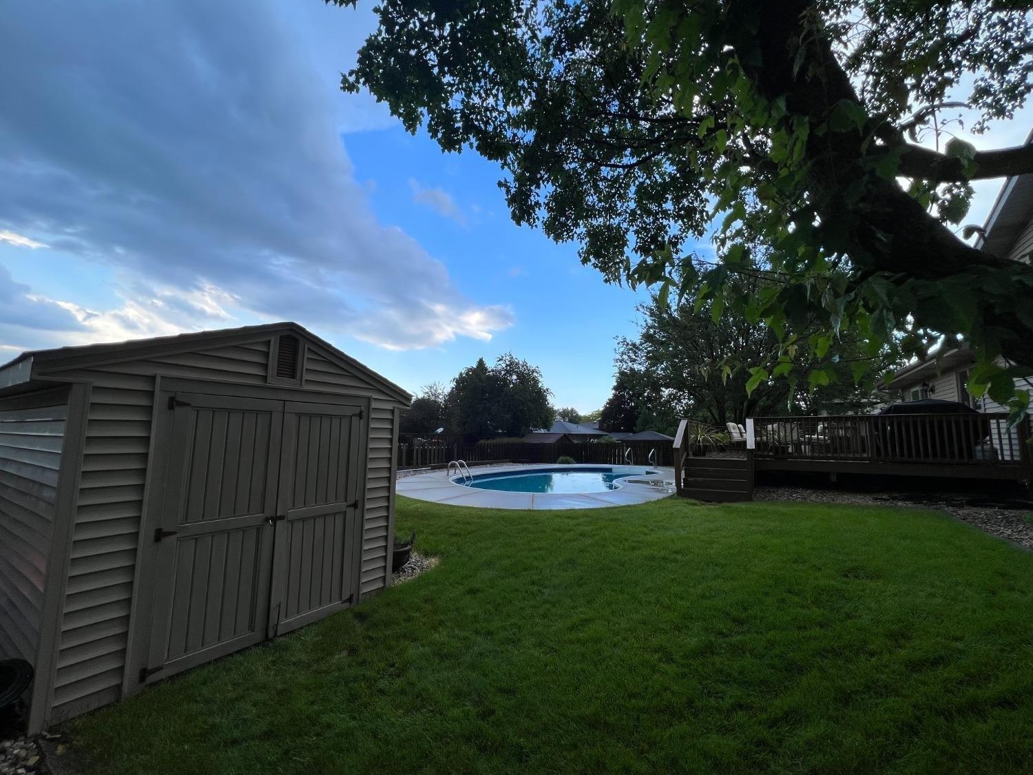 Queen Eleanor Dr, Schererville, IN 46375