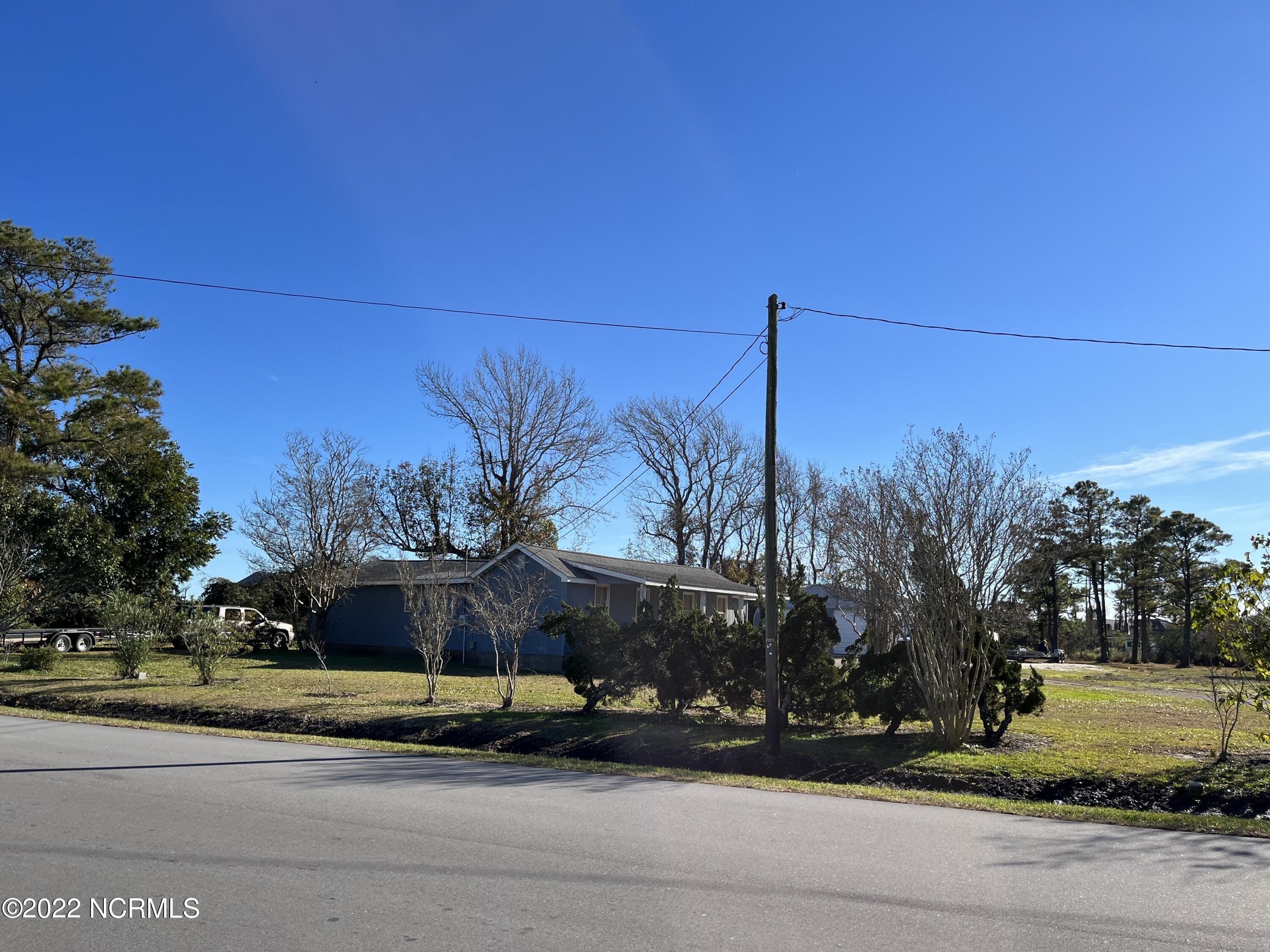 Oglesby Rd, Morehead City, NC 28557