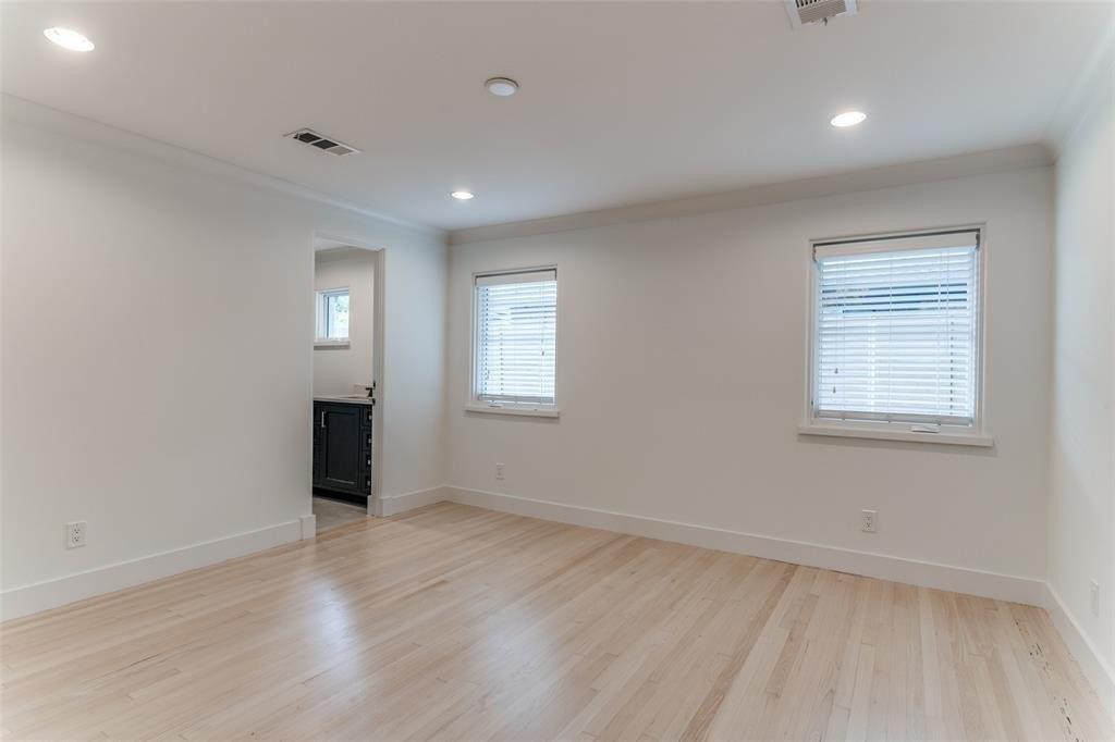 Prestonshire Ln, Dallas, TX 75225