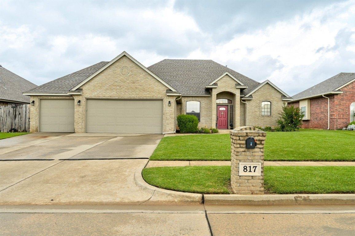 Tea Rose Dr, Yukon, OK 73099