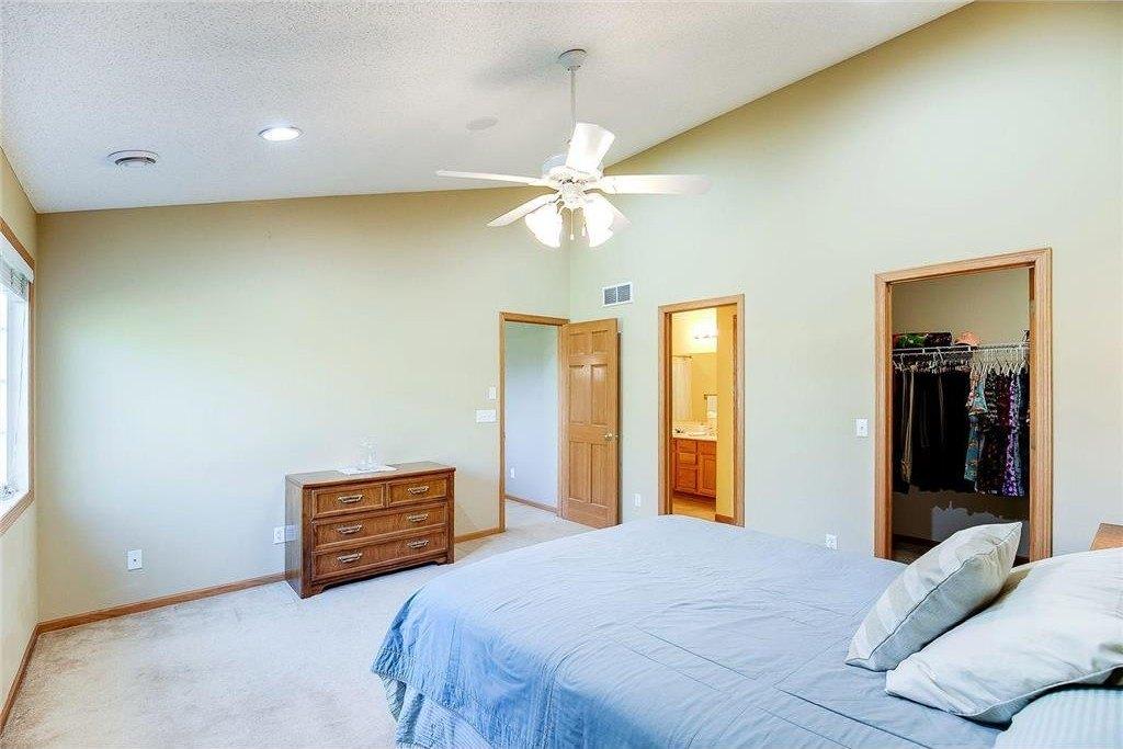 Grove Cir, Shakopee, MN 55379