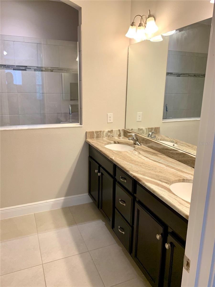 Gato Del Sol Cir, Wesley Chapel, FL 33544