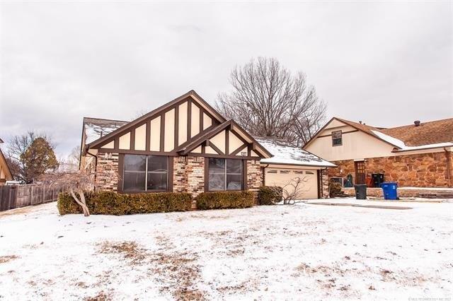 W Fredericksburg St, Broken Arrow, OK 74011