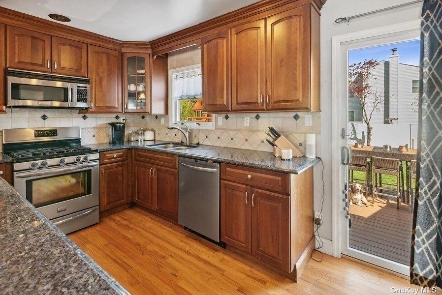 2nd Ave, Lindenhurst, NY 11757
