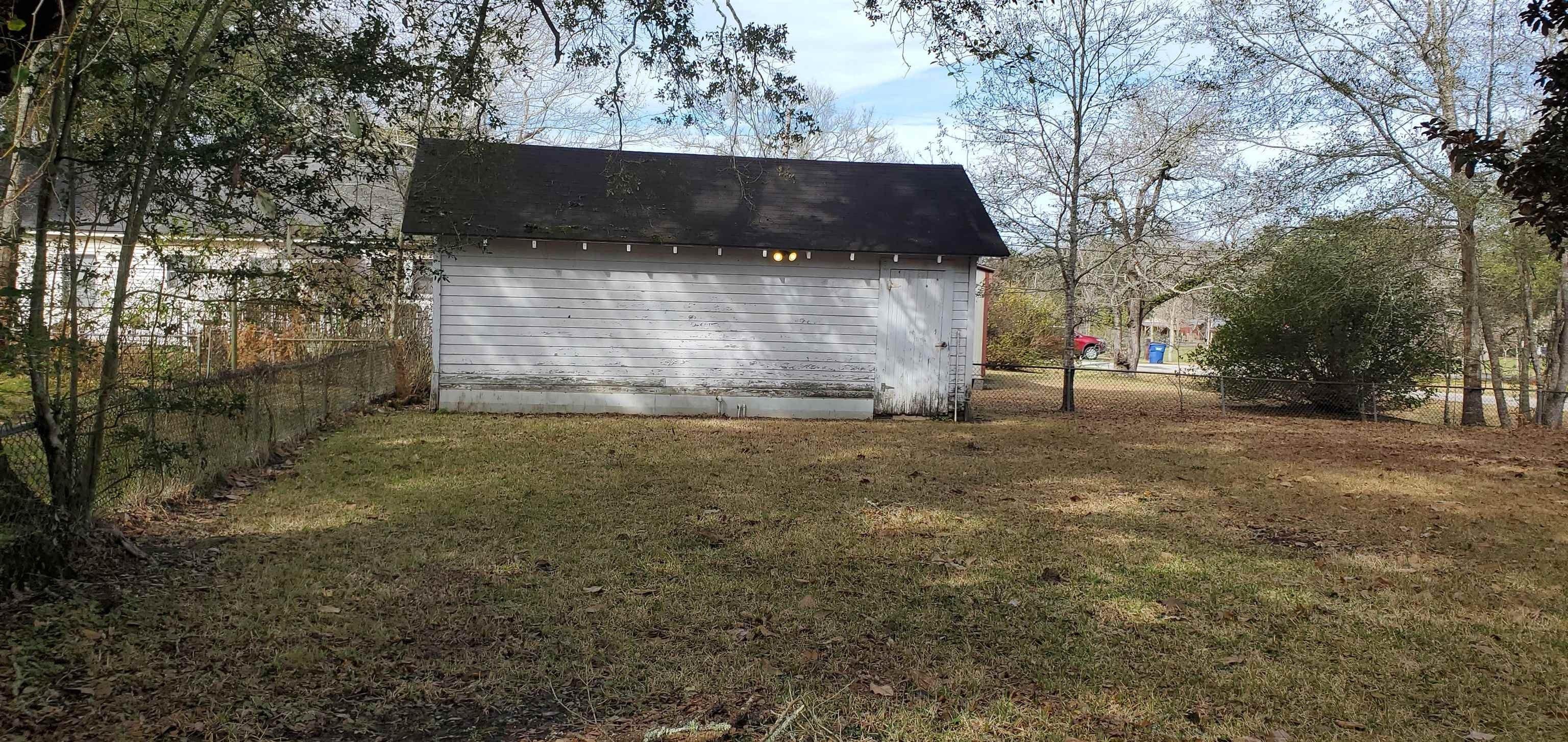 N 10th St, Silsbee, TX 77656