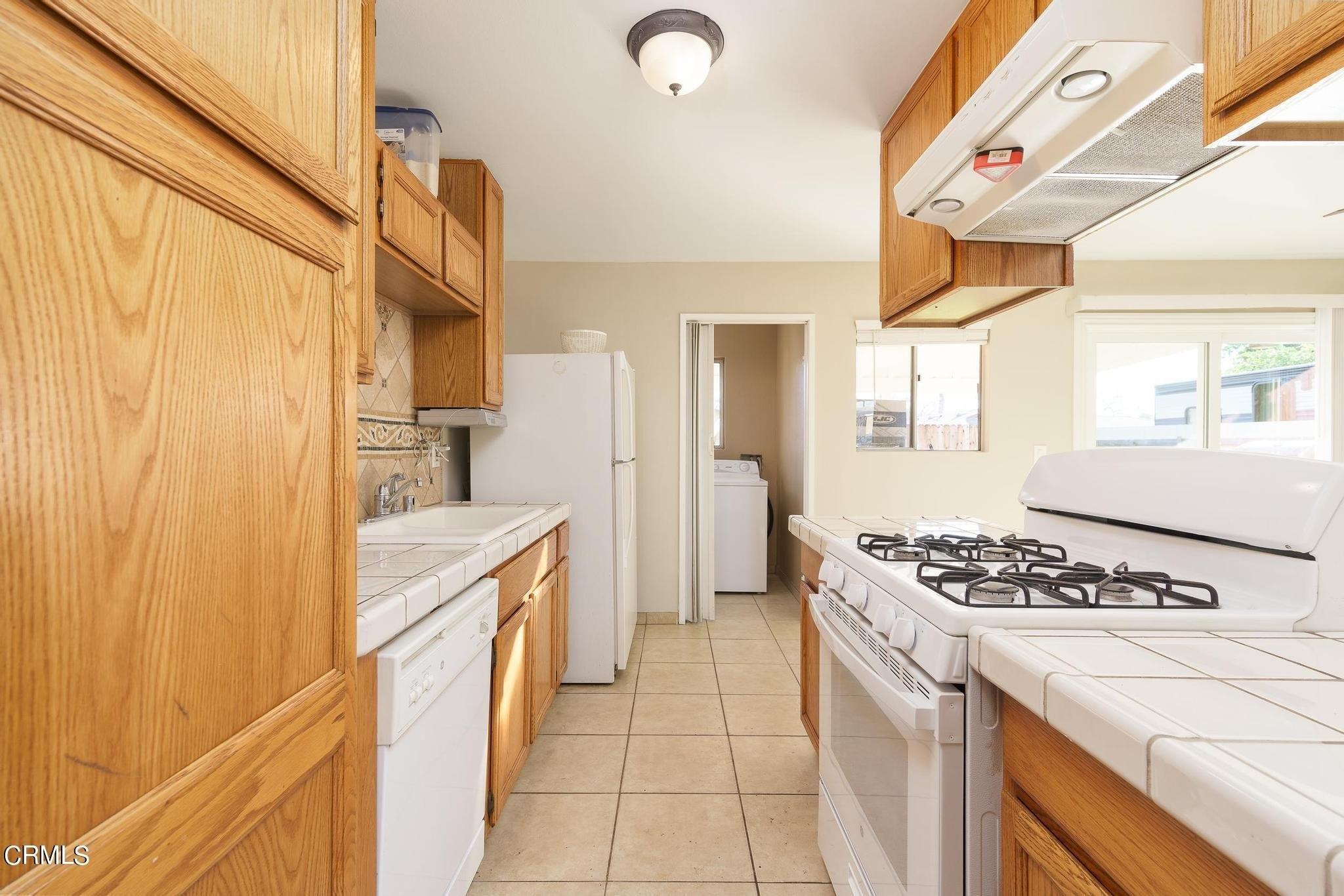 Ventura Ave, Simi Valley, CA 93065