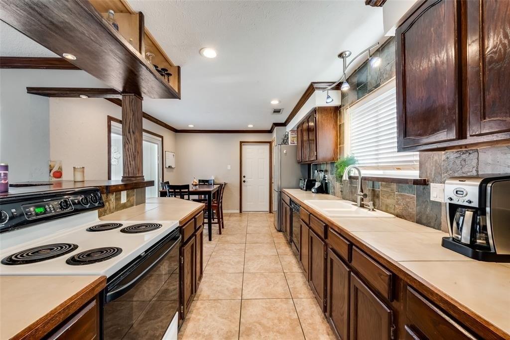 Redbrook Ct, Arlington, TX 76014
