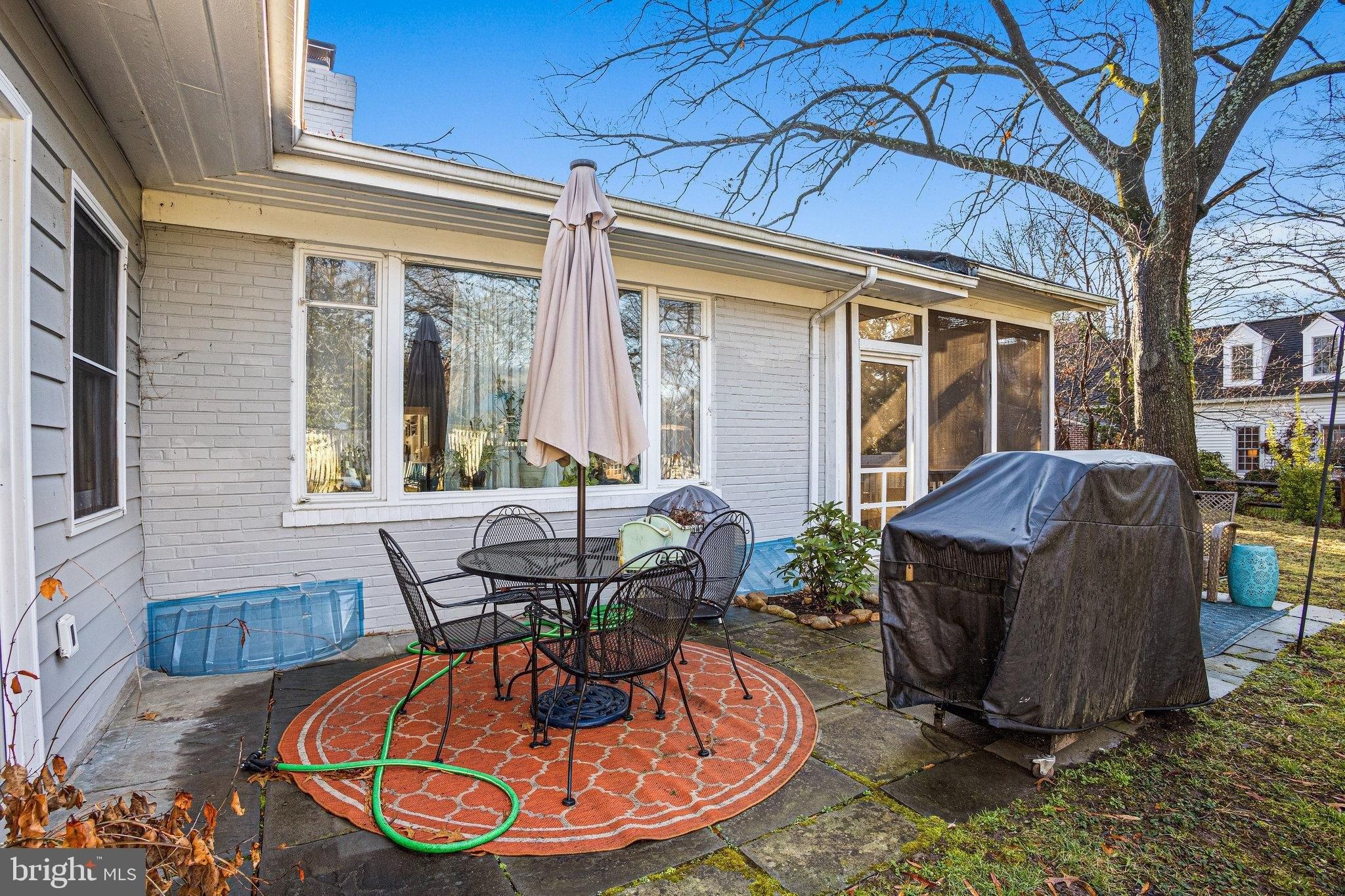 Cambridge Rd, Alexandria, VA 22314