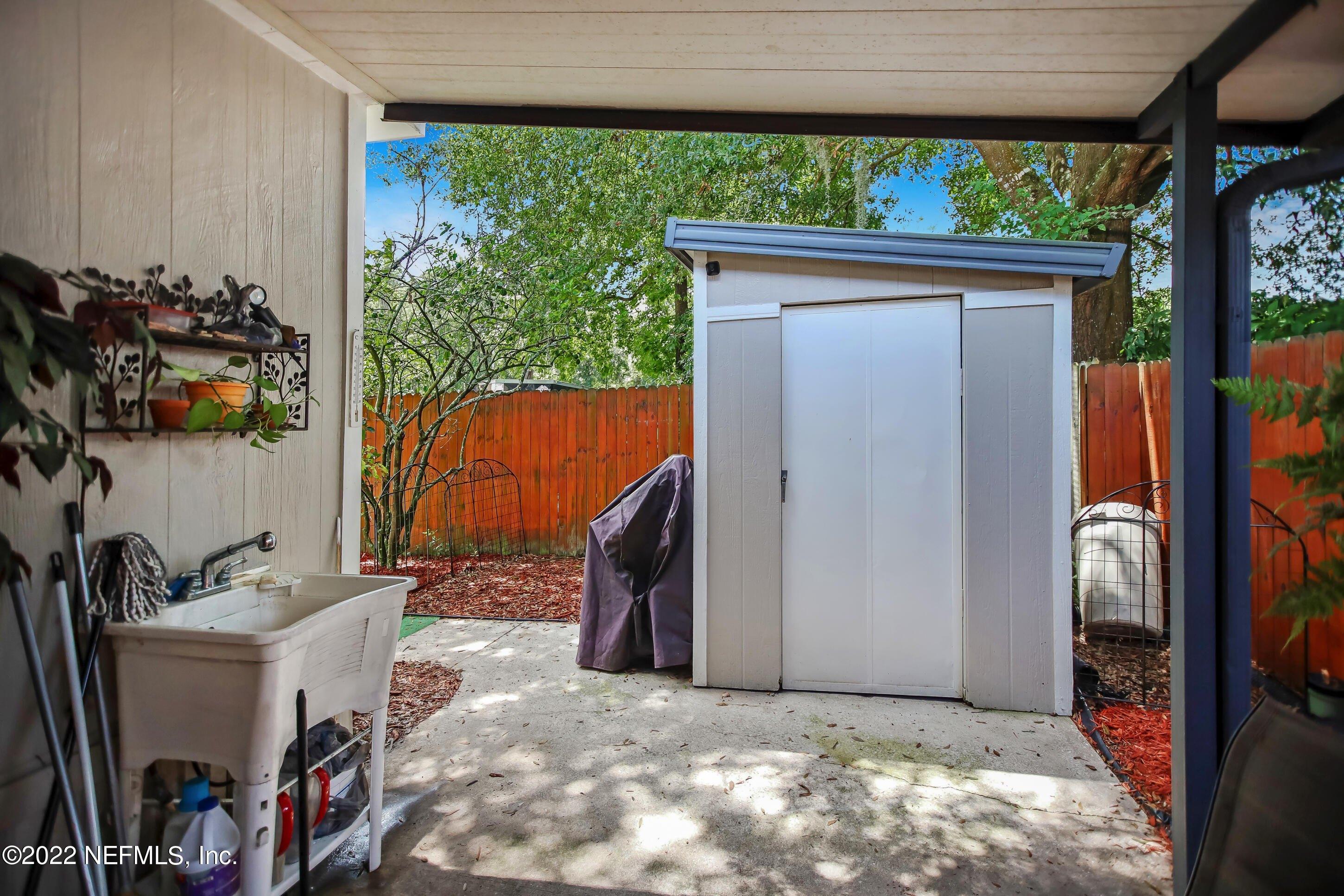 Plumwood Dr, Jacksonville, FL 32256