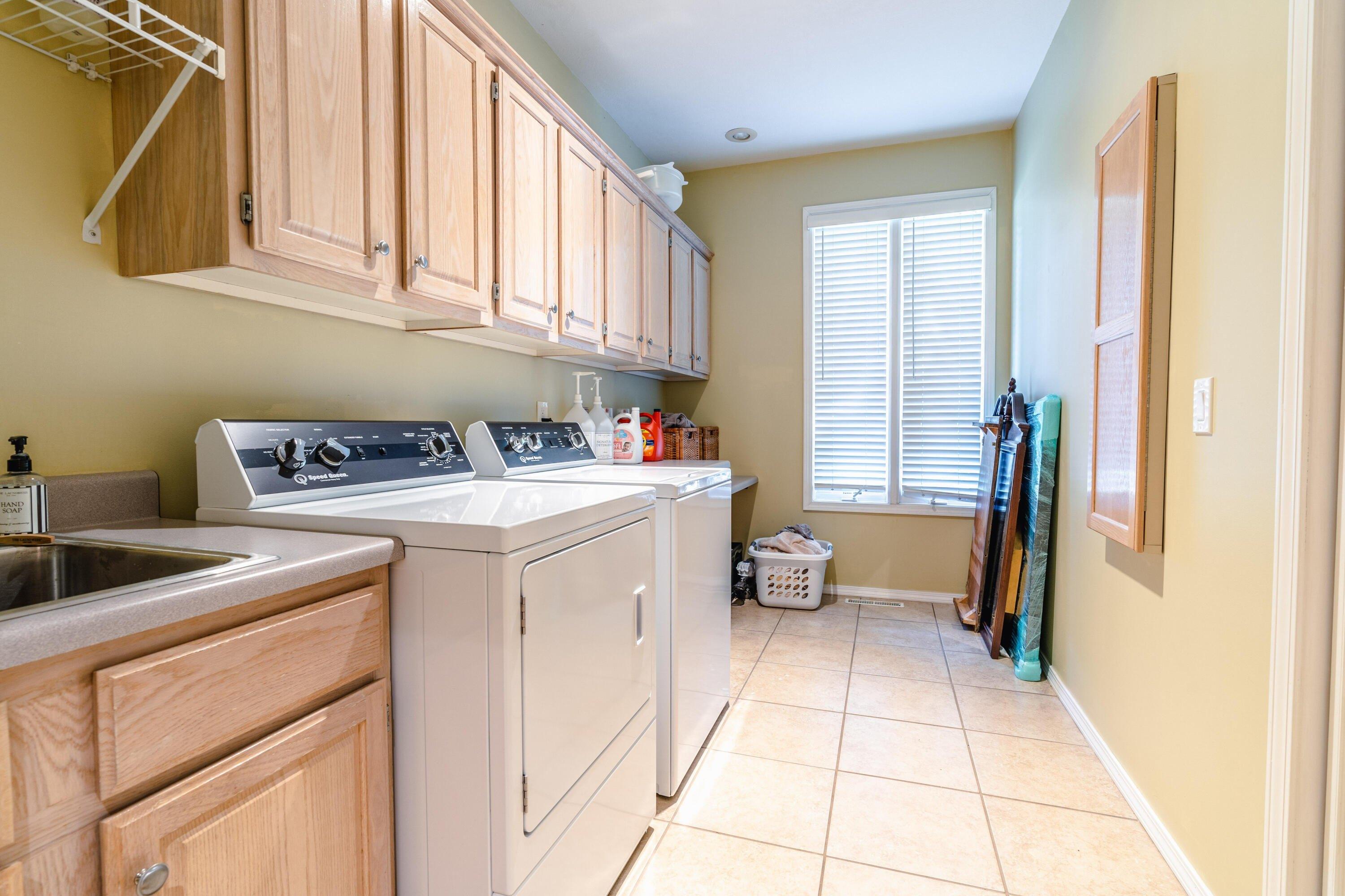 E Misty Woods St, Springfield, MO 65809
