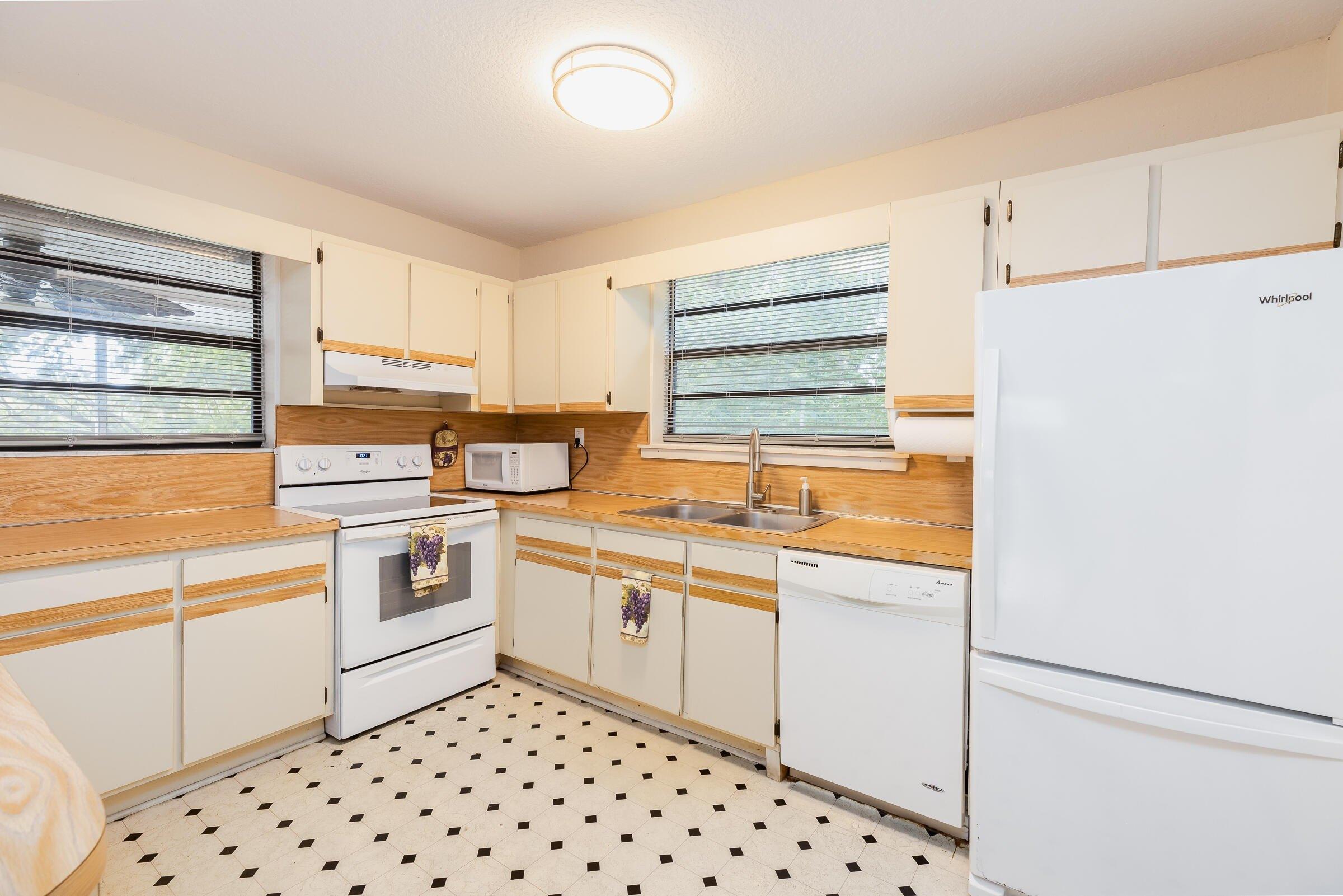 Garden Cove Dr, Key Largo, FL 33037