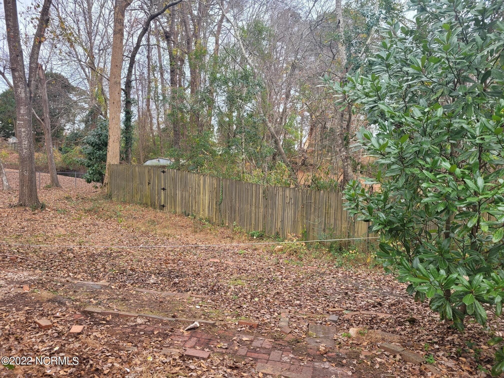 Maple St, Jacksonville, NC 28540