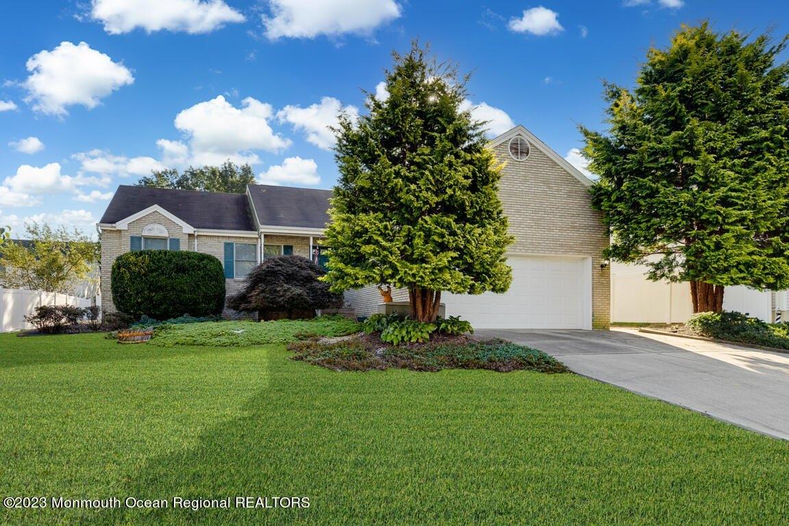 Coral Ln, Manahawkin, NJ 08050