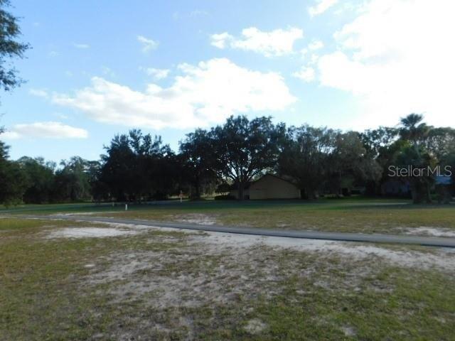 Whispering Oaks Blvd, Dade City, FL 33523