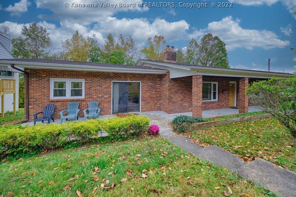 Costello St, Charleston, WV 25302