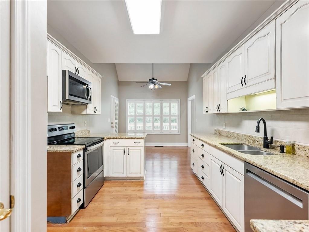 Netherlands Pl, Flowery Branch, GA 30542