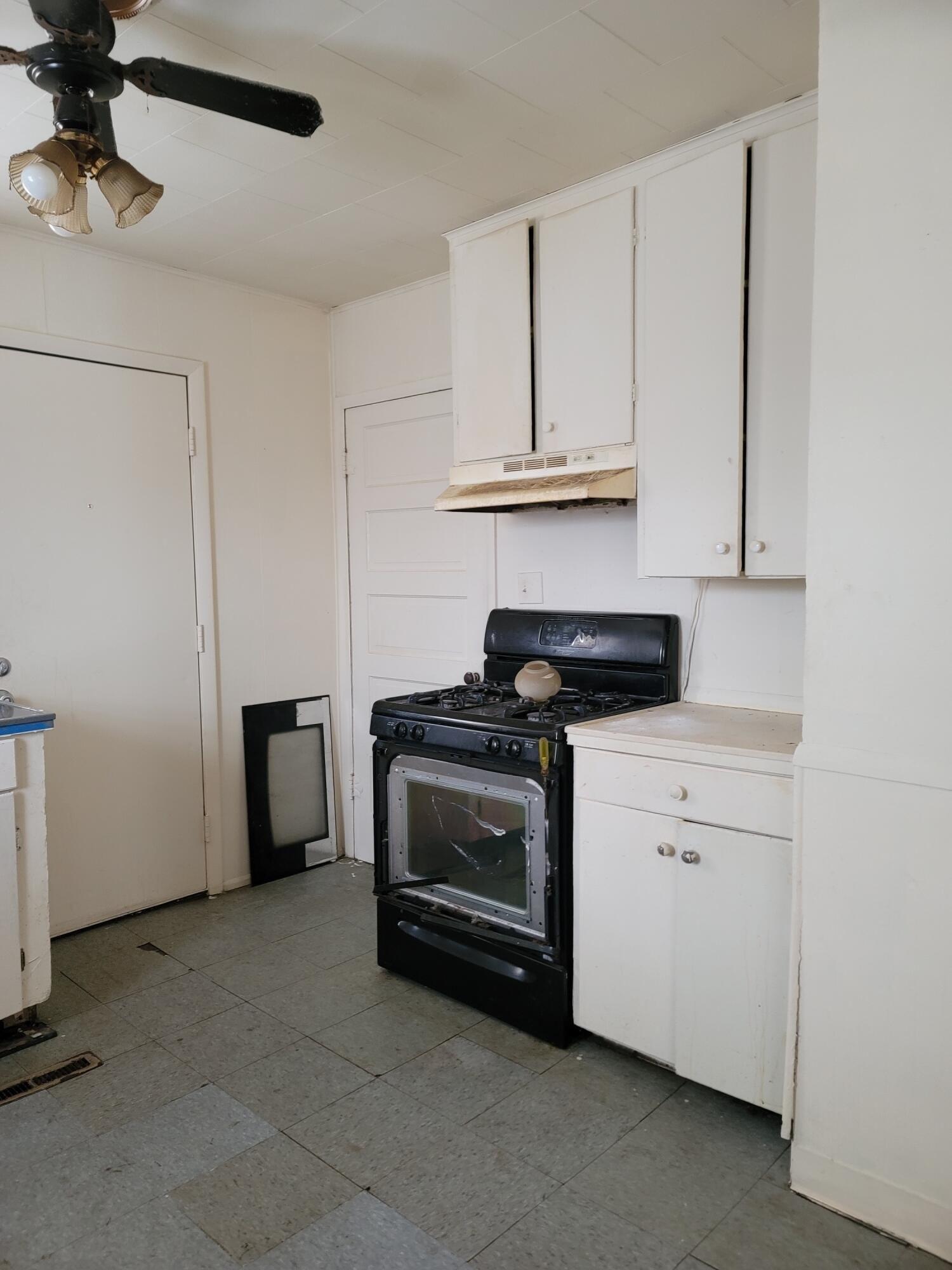 Dyson St, Muskegon, MI 49442