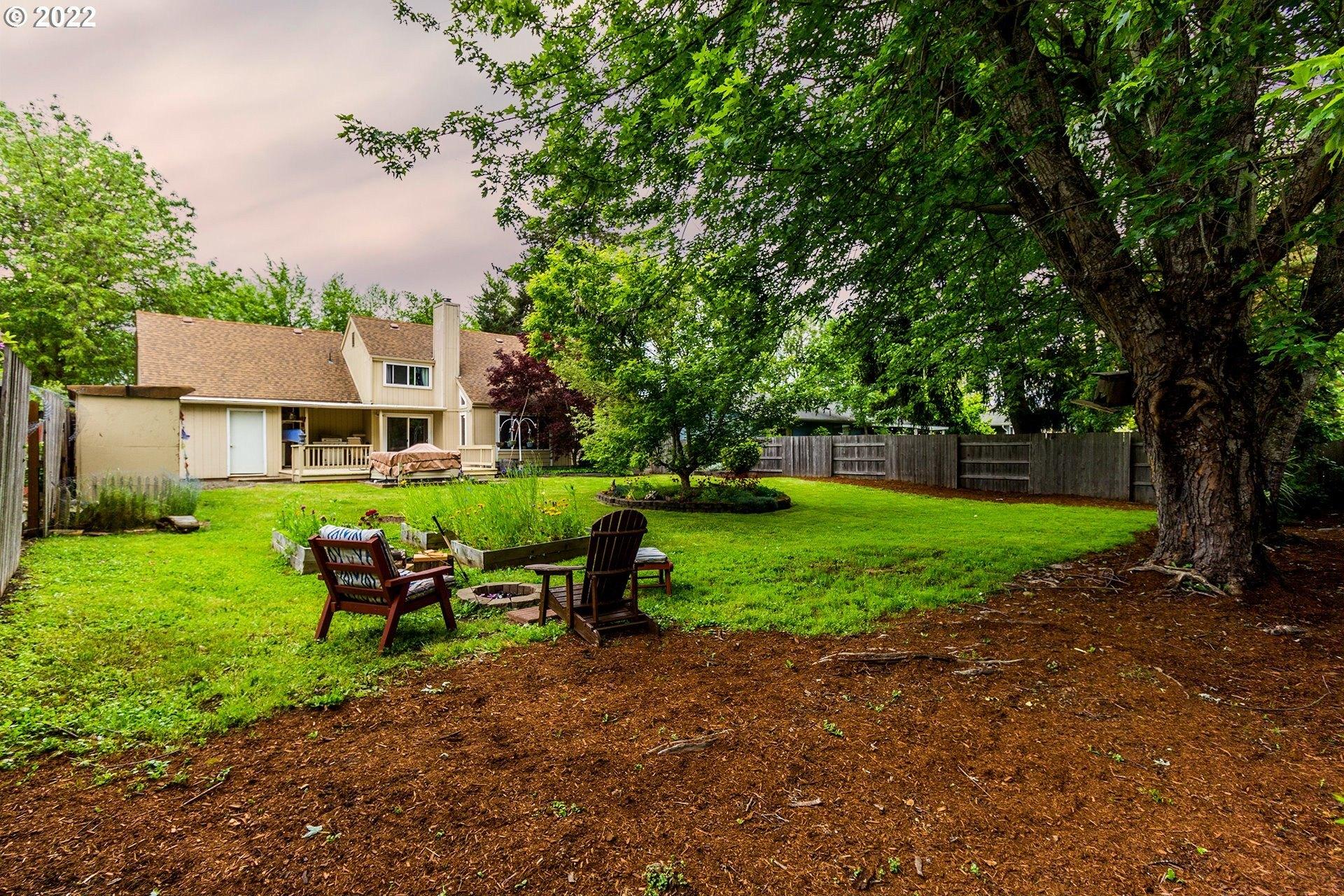 Pam St, Eugene, OR 97402