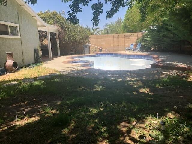 Sarah Ln, Lancaster, CA 93535
