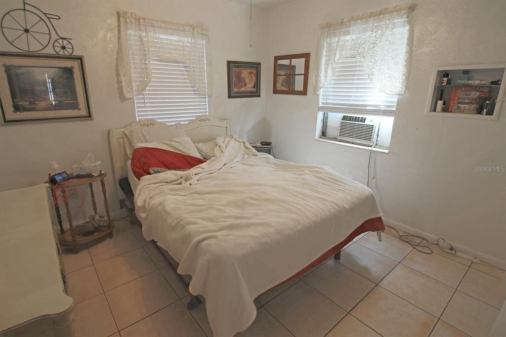 Hernando Ave, Port Charlotte, FL 33952