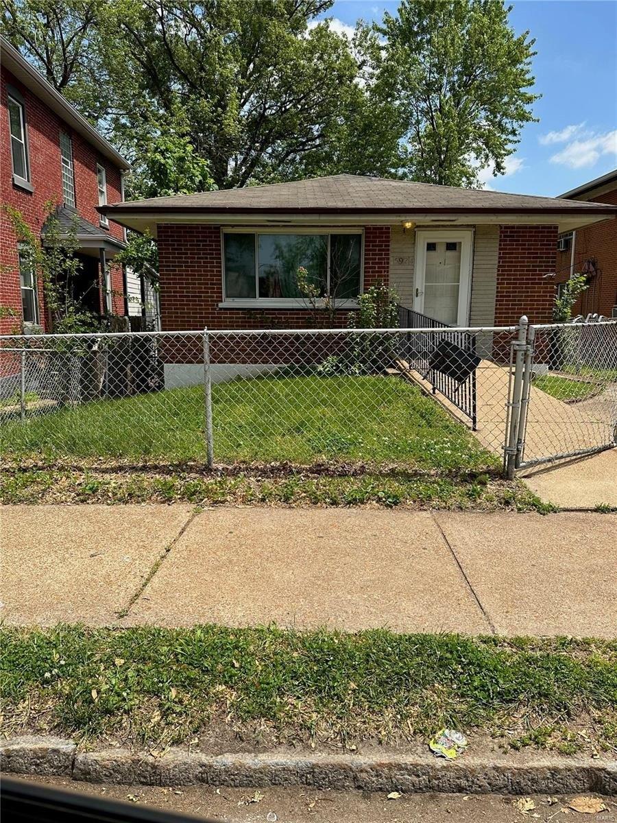Michigan Ave, Saint Louis, MO 63111