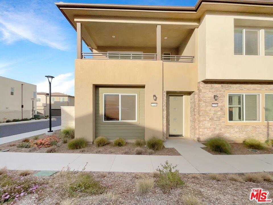 Red Willow Ct, Valencia, CA 91381