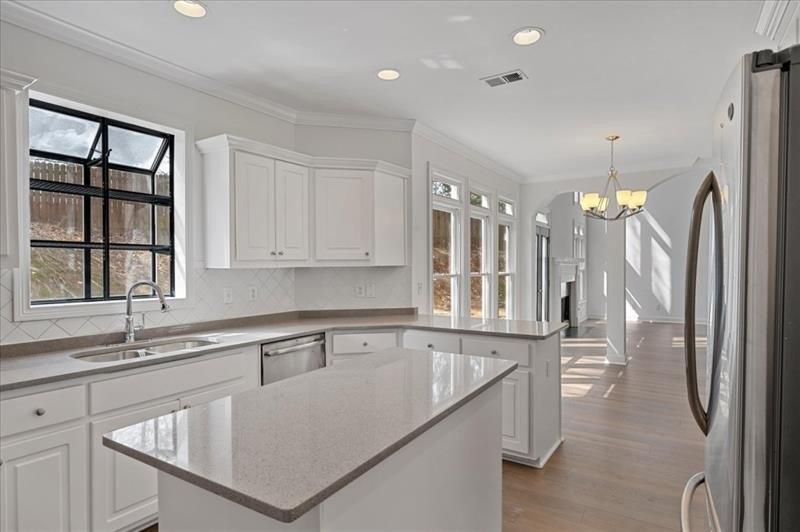 Woodlawn Dr Ne, Marietta, GA 30068