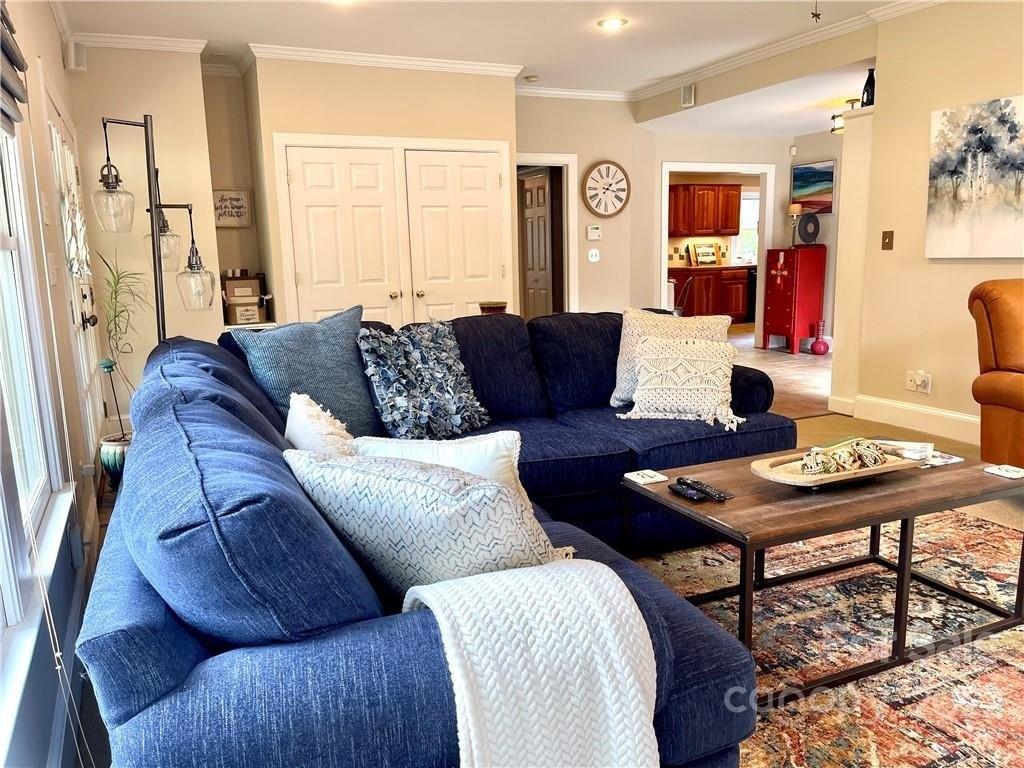 5th St Nw, Hickory, NC 28601