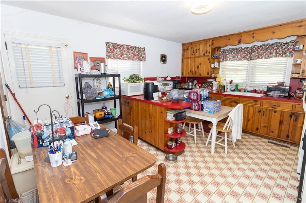 Lane St, Reidsville, NC 27320