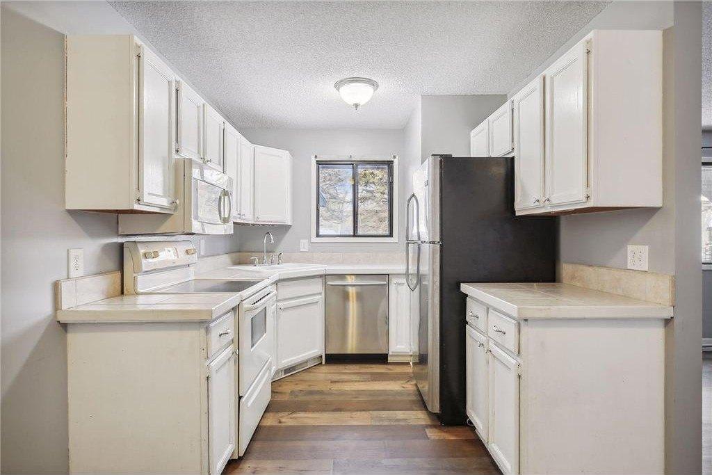 Zenith Ln, Eden Prairie, MN 55346