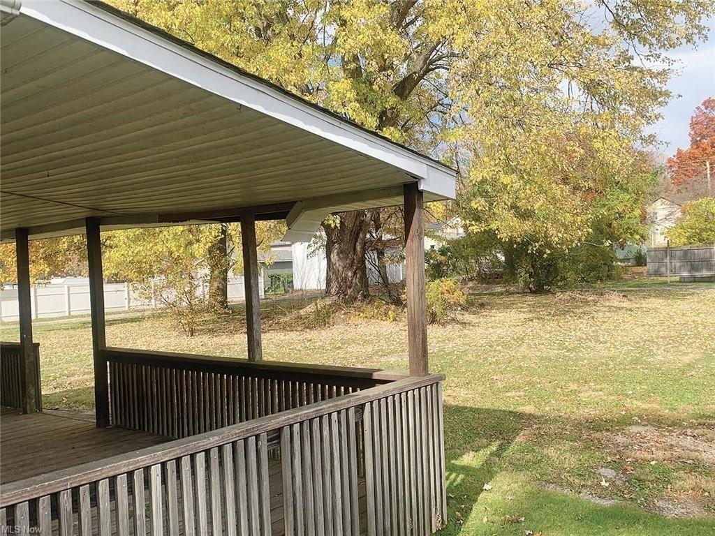 Maple St, Washingtonville, OH 44490