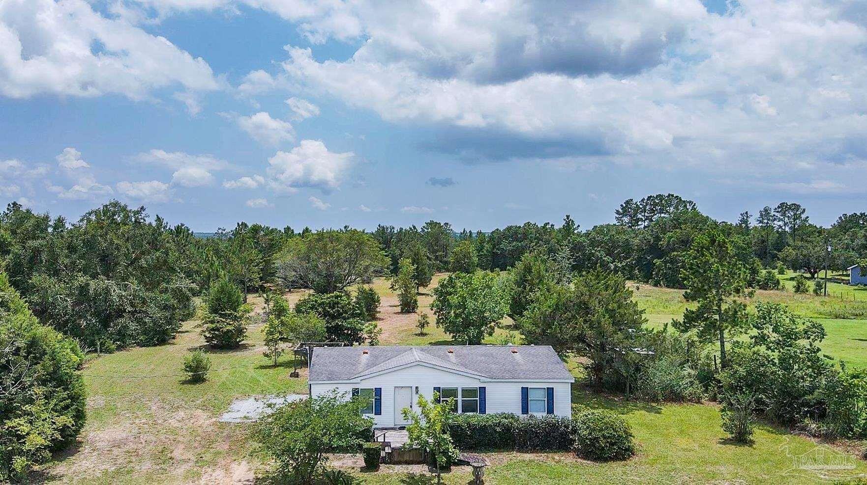 S Trace Rd, Milton, FL 32583