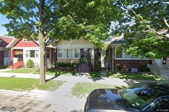 S Bennett Ave, Chicago, IL 60617