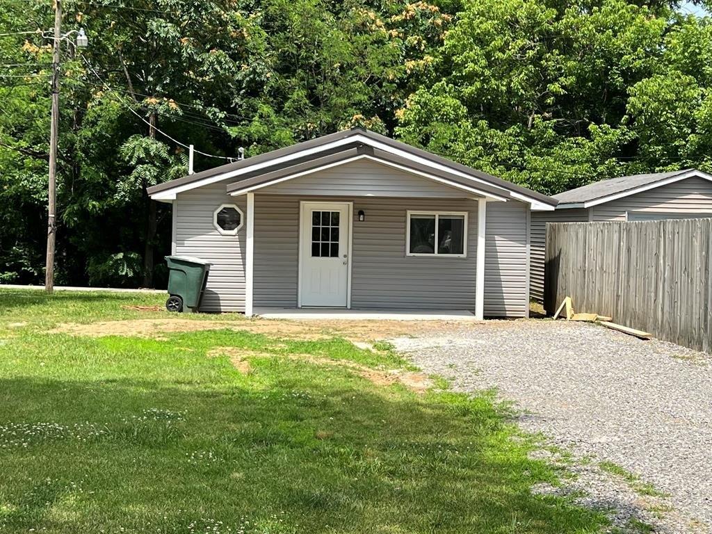 Jones St, Madisonville, KY 42431