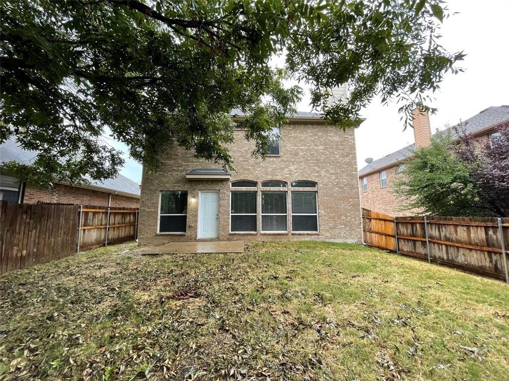 Shore Breeze Ct, Arlington, TX 76016