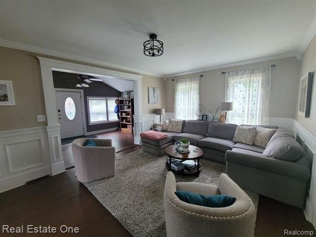 Hickory St, Milford, MI 48381